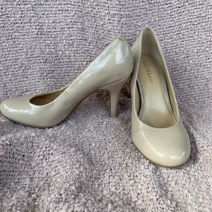 Kelly&Katie size 8.5 nude heel